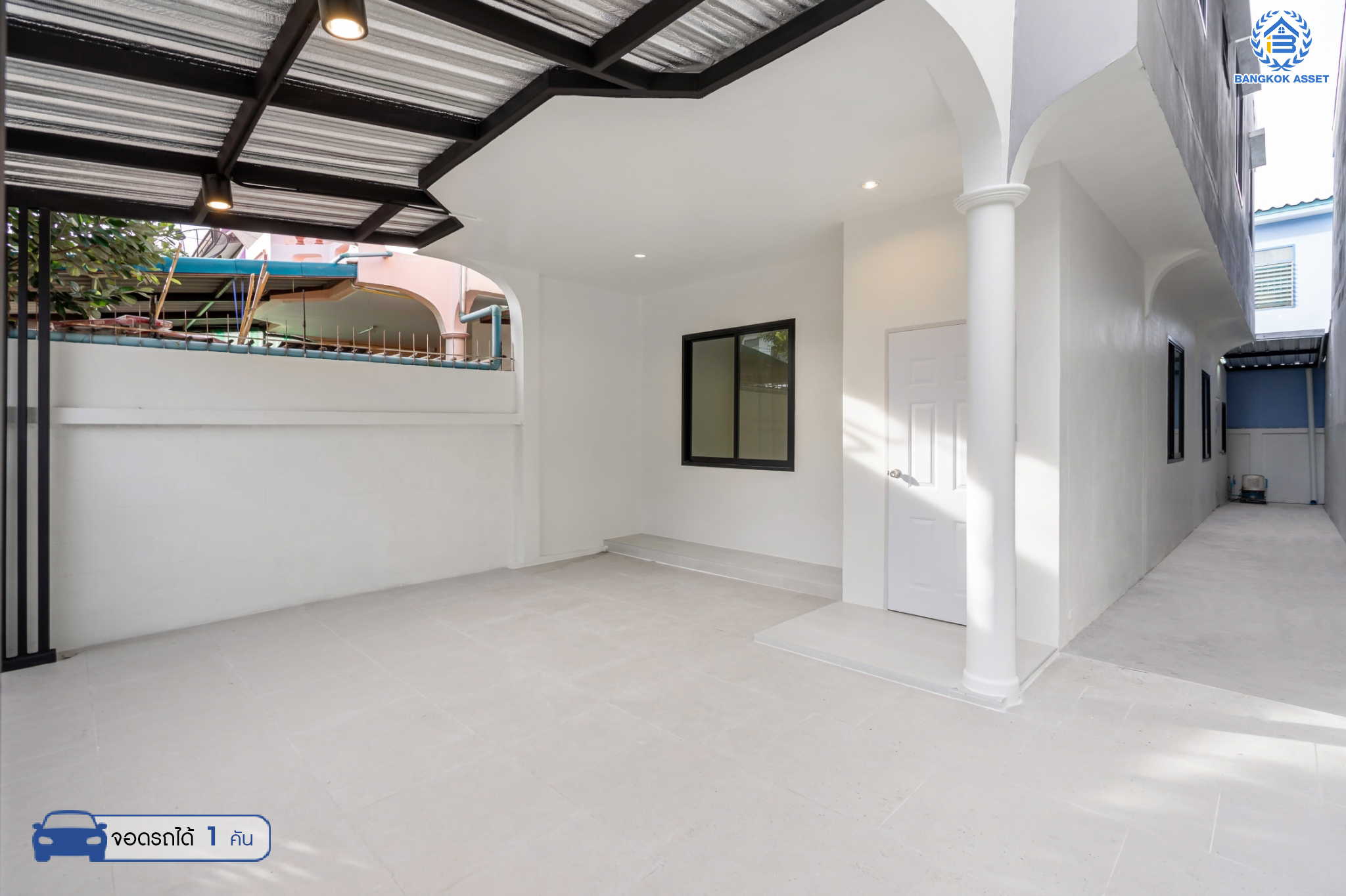 บ้านมือสองตกแต่งใหม่ ม.อิ่มอัมพร ราชพฤกษ์ เนื้อที่ 27 ตร.ว. ฟังก์ชันพร้อมทุกการเข้าอยู่ 3 ห้องนอน 2 ห้องน้ำ 1 ที่จอดรถ พร้อมรองรับทุกการอยู่อาศัย บนทำเลศักยภาพ ติดถนนราชพฤกษ์ เชื่อมต่อได้หลายเส้นทาง และใกล้รถไฟฟ้าสายสีน้ำเงิน "สถานีจรัญฯ13"...